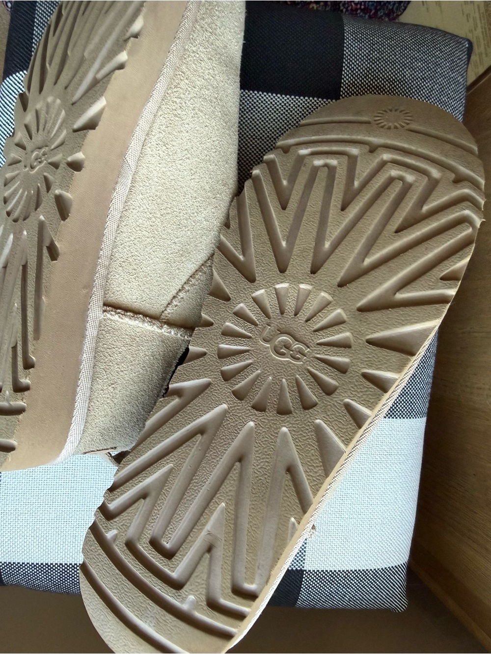 UGG Sand Classic Micro Boots Slipper Size 10 Excellent - Picture 10 of 13